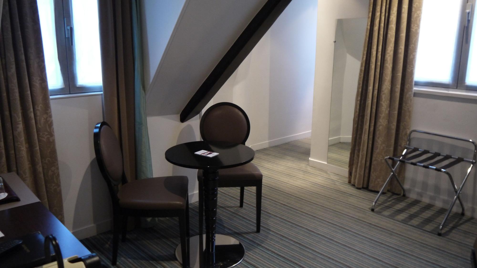 สตาร์ ช็องเซลิเซ่ Hotel ปารีส ภายนอก รูปภาพ