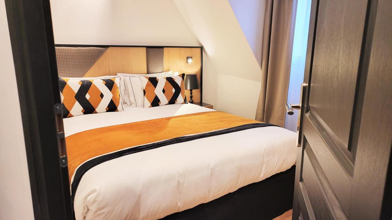 สตาร์ ช็องเซลิเซ่ Hotel ปารีส ภายนอก รูปภาพ