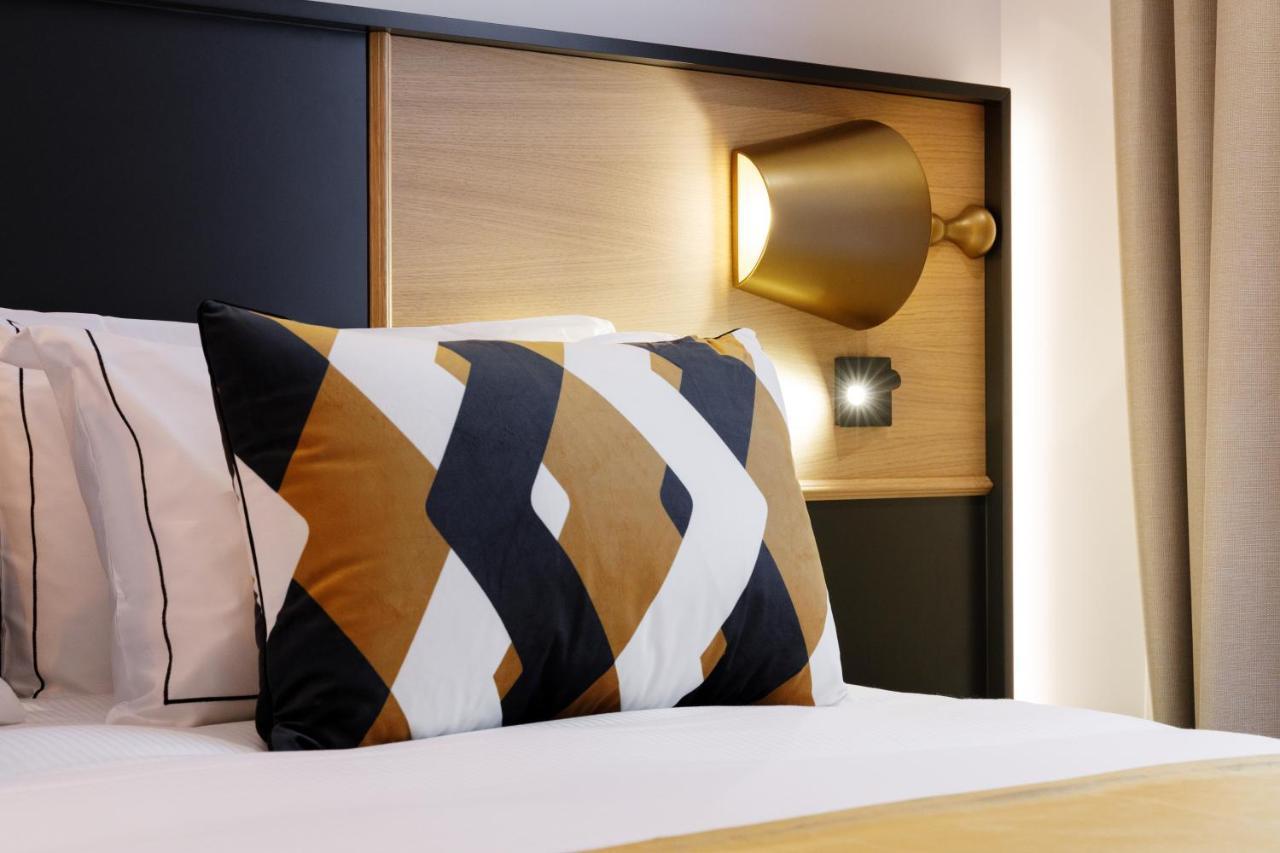 สตาร์ ช็องเซลิเซ่ Hotel ปารีส ภายนอก รูปภาพ