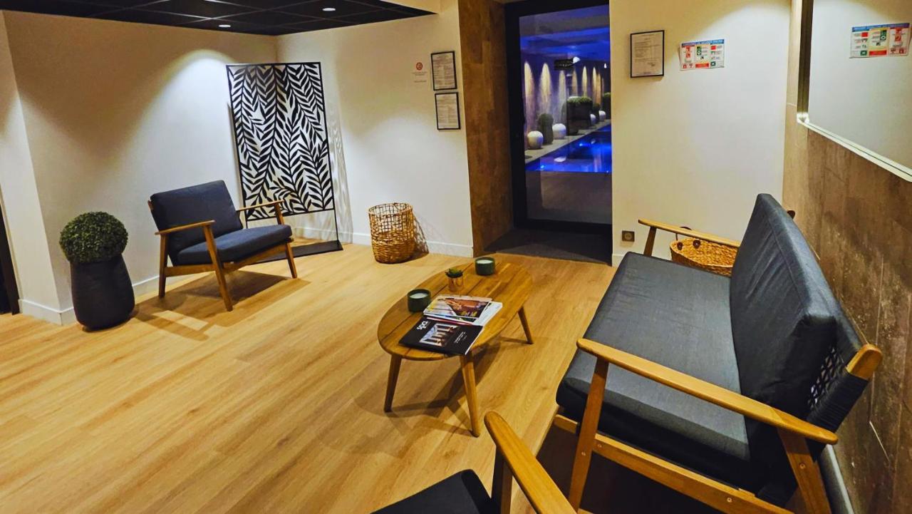 สตาร์ ช็องเซลิเซ่ Hotel ปารีส ภายนอก รูปภาพ