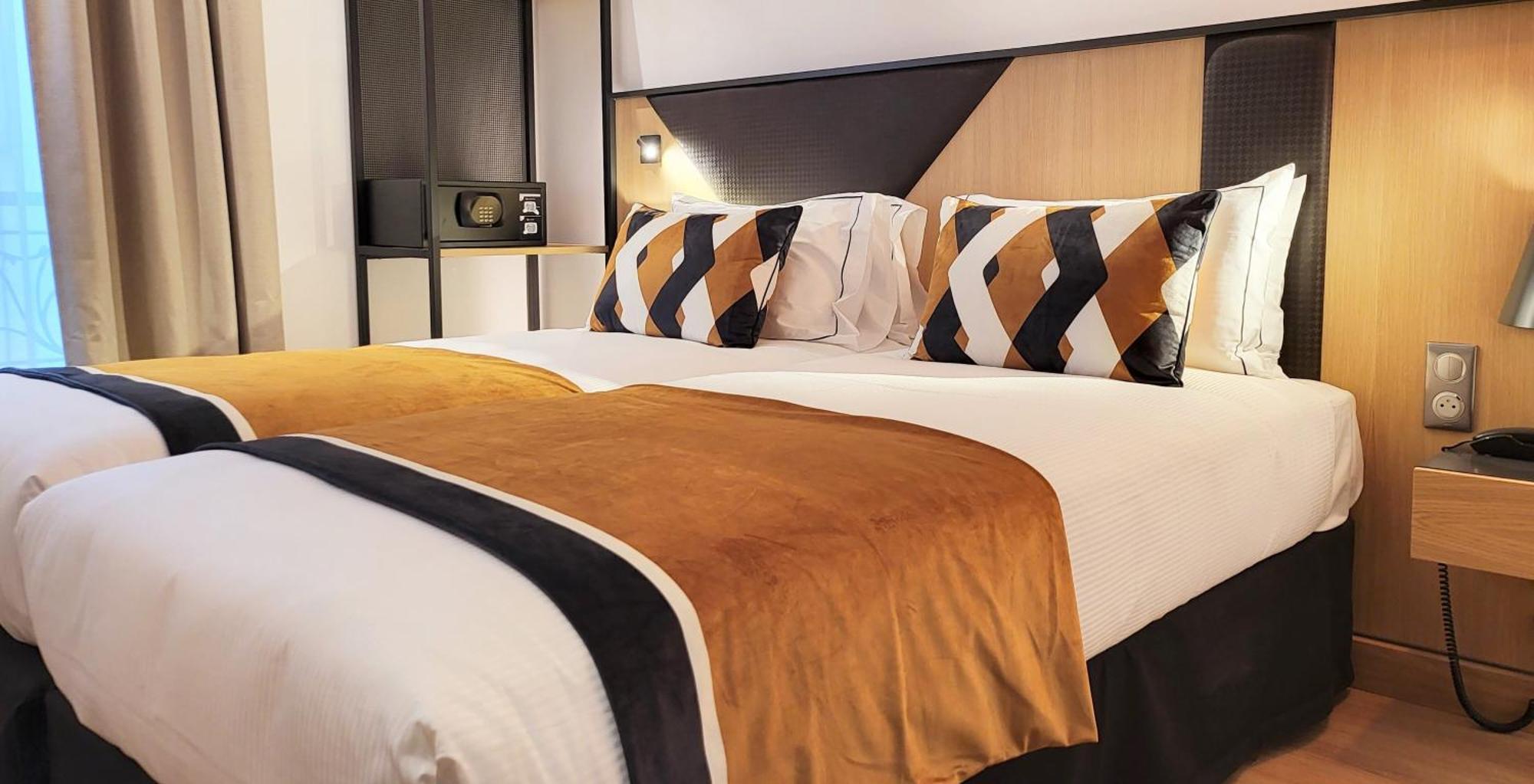 สตาร์ ช็องเซลิเซ่ Hotel ปารีส ภายนอก รูปภาพ
