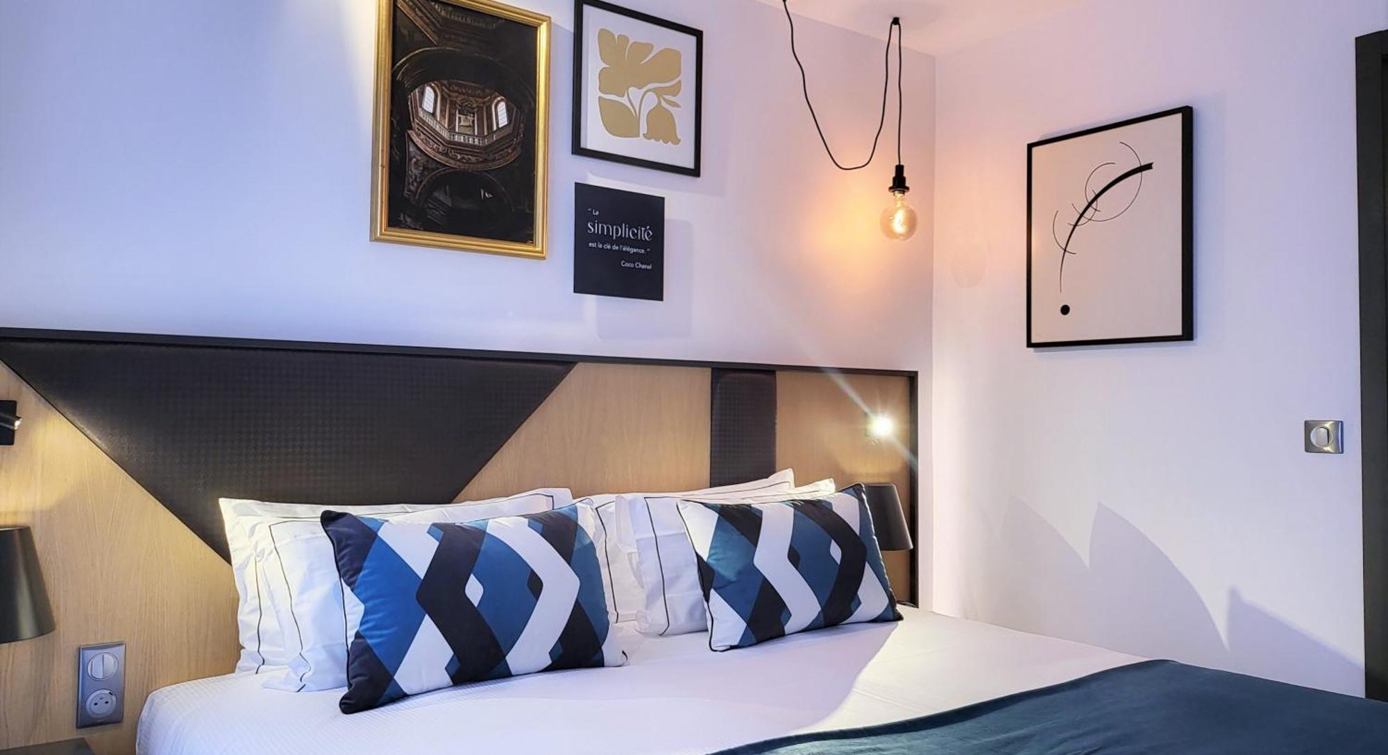 สตาร์ ช็องเซลิเซ่ Hotel ปารีส ภายนอก รูปภาพ