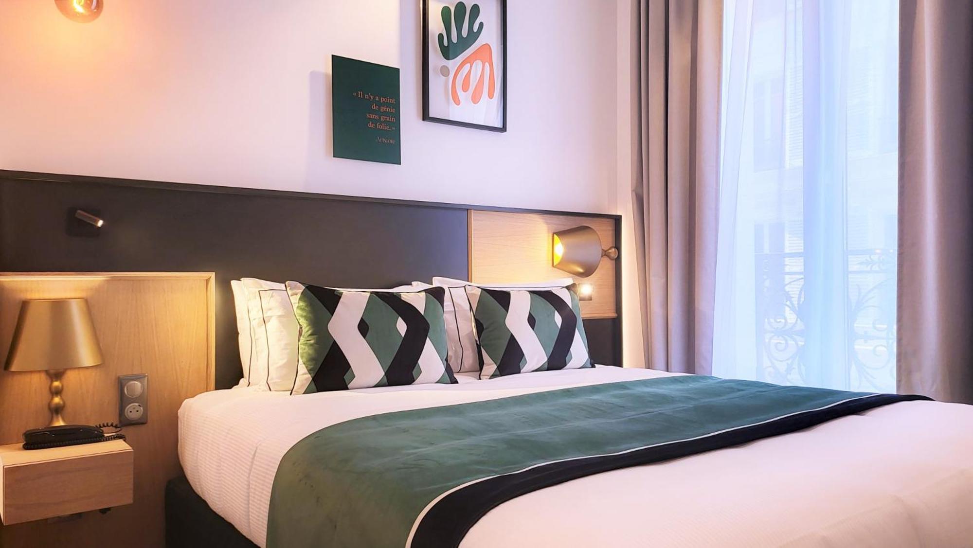 สตาร์ ช็องเซลิเซ่ Hotel ปารีส ภายนอก รูปภาพ