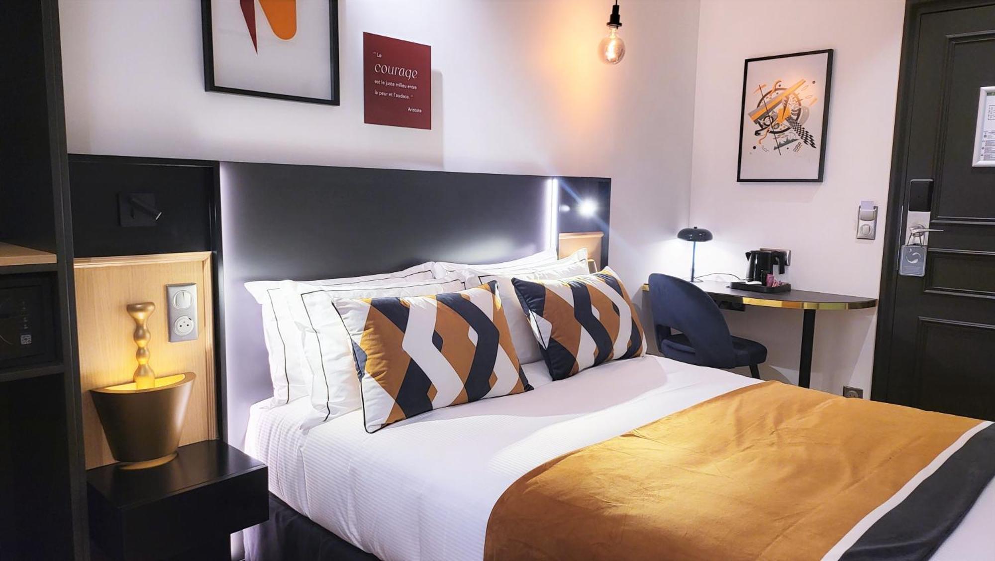 สตาร์ ช็องเซลิเซ่ Hotel ปารีส ภายนอก รูปภาพ